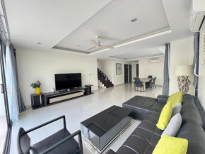 5 Bedroom Laguna Park Pool Villa